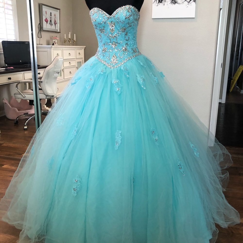 Morí Lee Sweet 16/ Quinceañera Gown